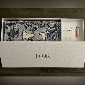 Dior around the world tote care set